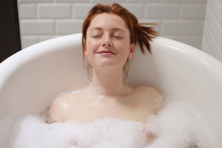 Farsi un bagno caldo regolarmente fa bene alla salute