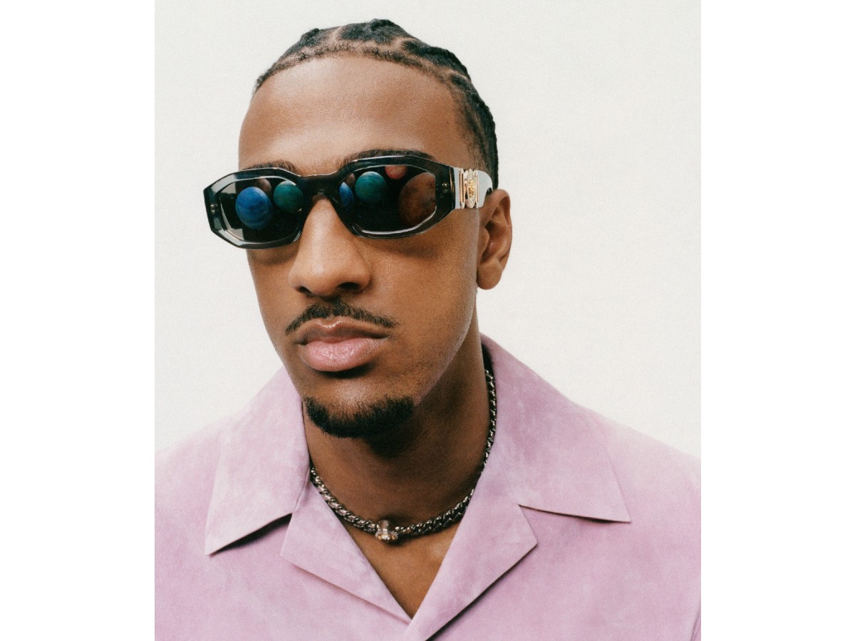 ok Versace_Biggie Eyewear Campaign_Alexandre Sarr_1