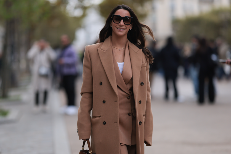 Mocha Mousse: i capi e gli accessori nel nuovo colore Pantone 2025