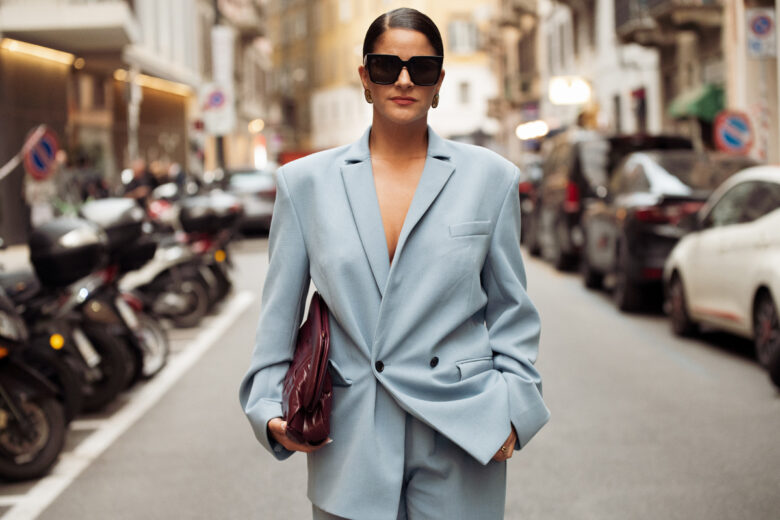 We love light blue! Ecco i capi e gli accessori declinati nel colore più cute del 2025