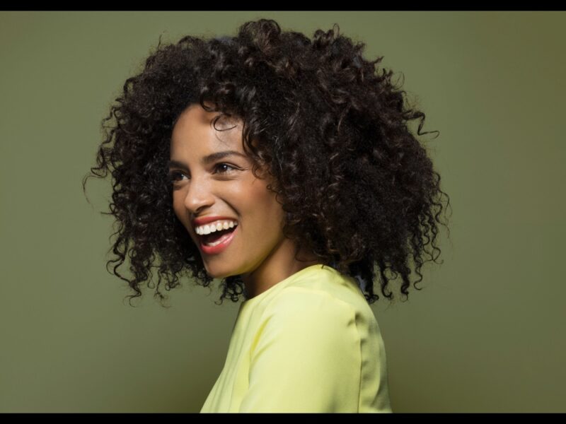 capelli ricci perfetti tagli prodotti stile cover evidenza
