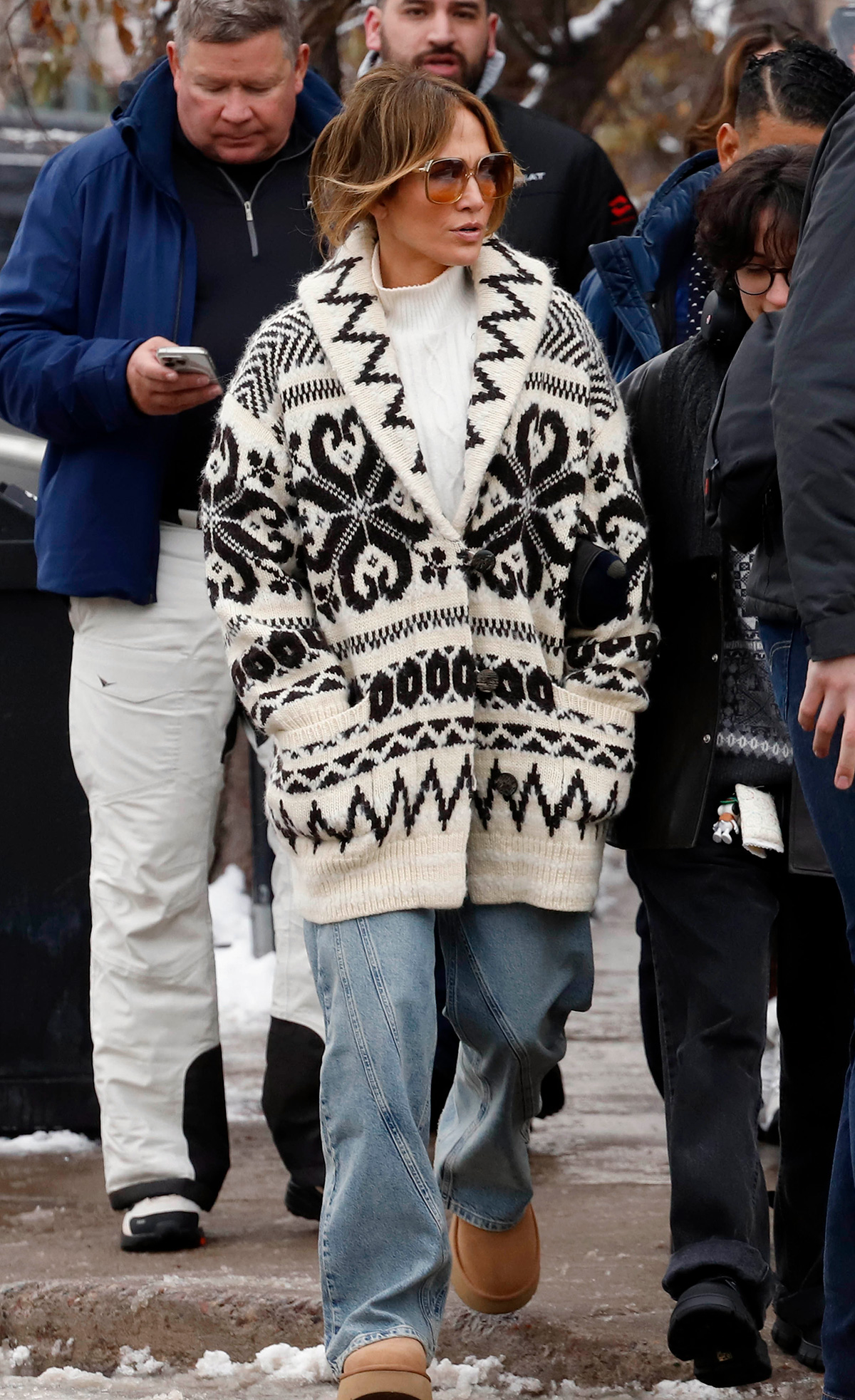jennifer-lopez-ugg-1