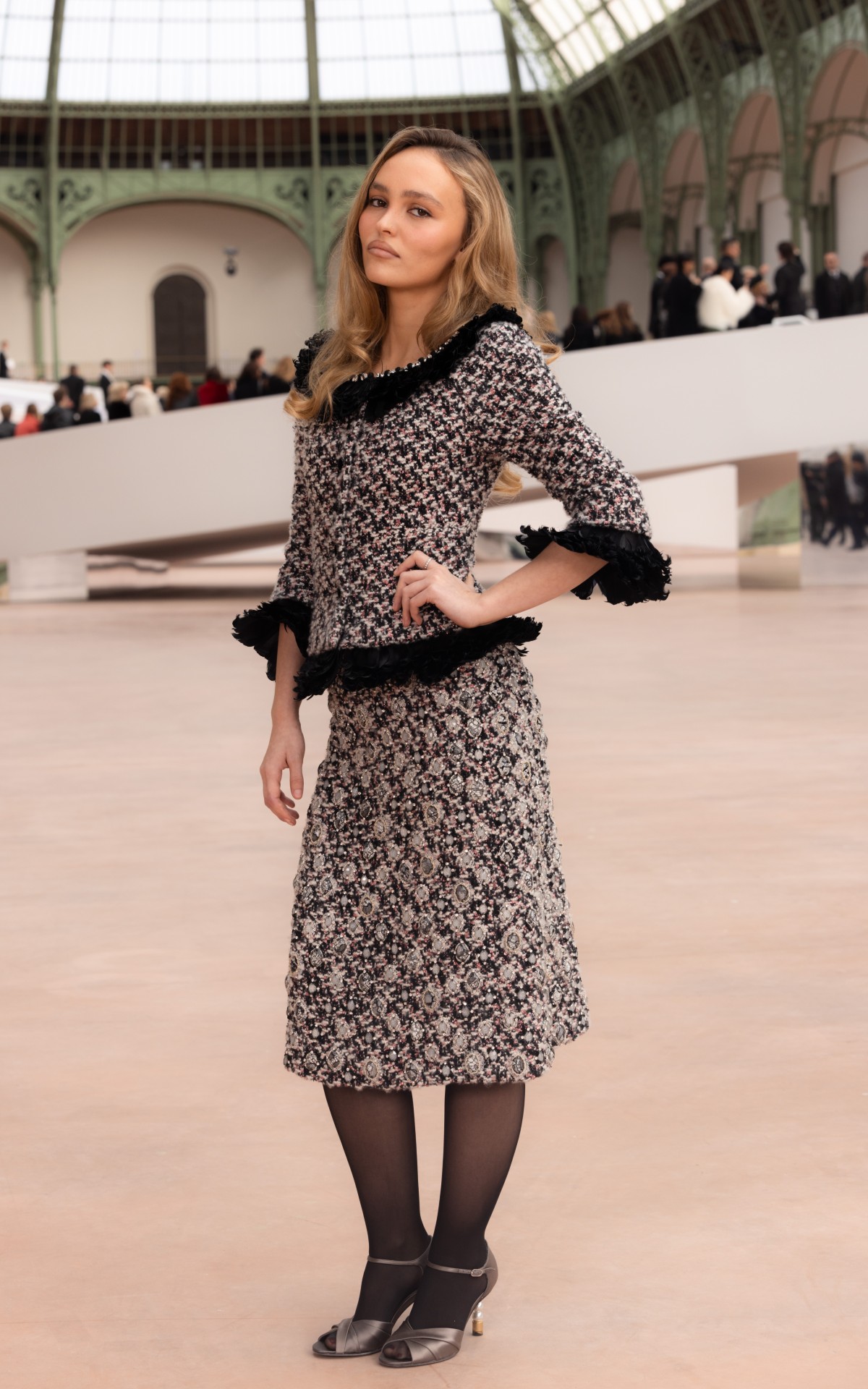 ok chanel_lily-rose_depp_chanel_hc-ss25_show_january_28th_3-1-HD