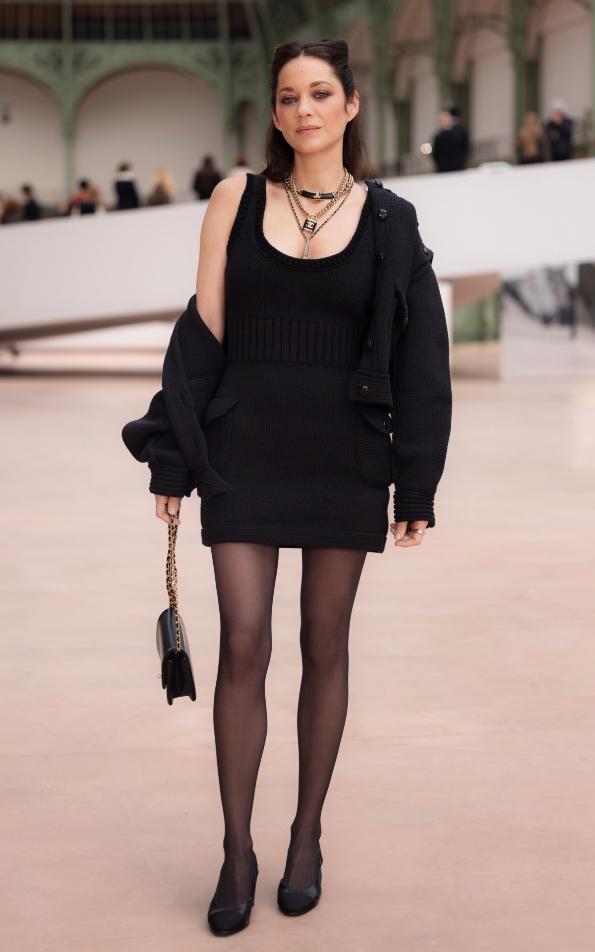 ok chanel_marion_cotillard_chanel_hc-ss25_show_january_28th-1-HD
