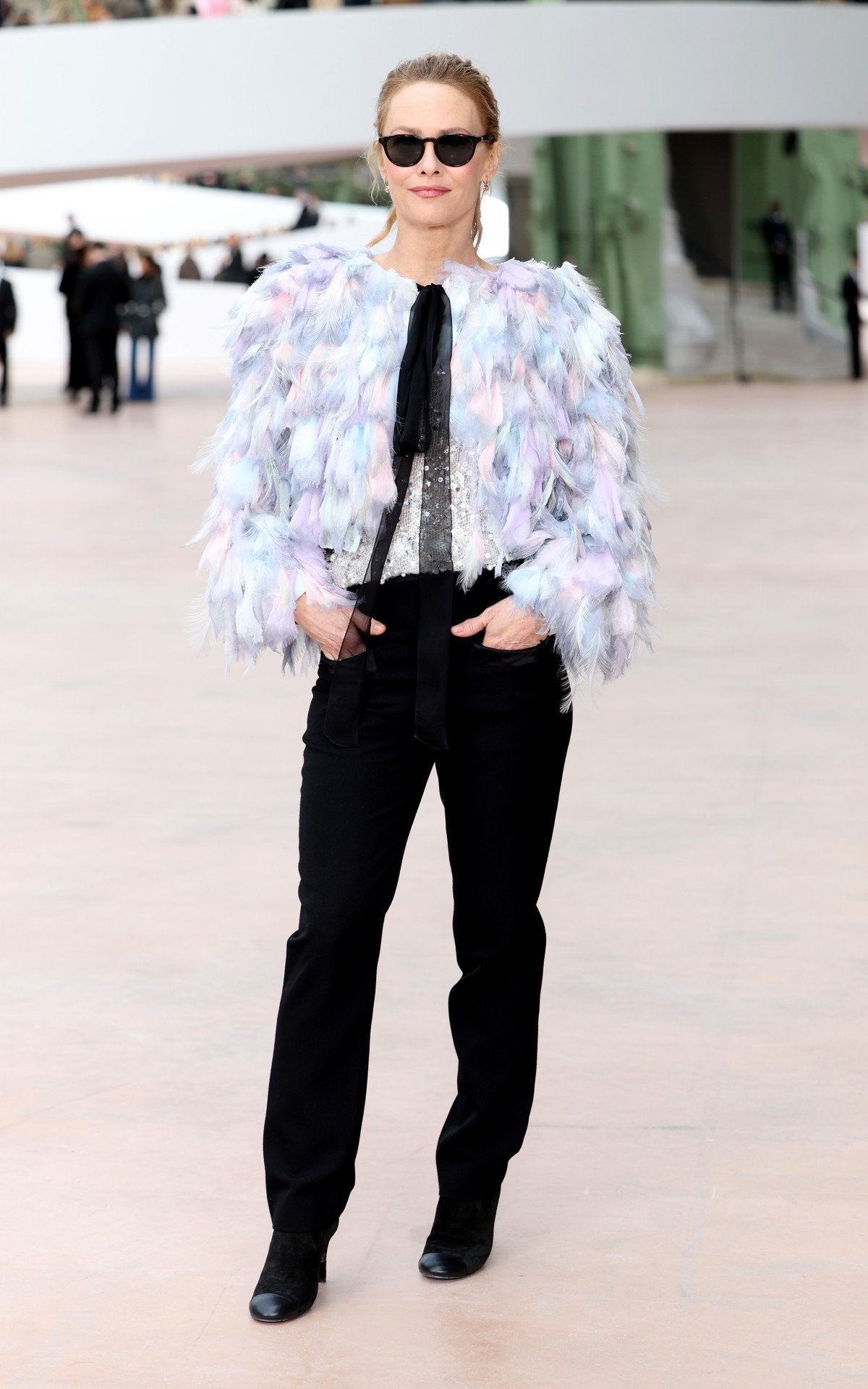 ok chanel_vanessa_paradis_chanel_hc-ss25_show_january_28th_1-HD
