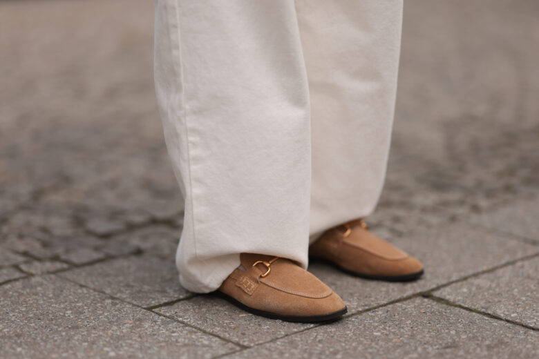 Mocassini in suede: sono loro la nuova fashion obsession della stagione