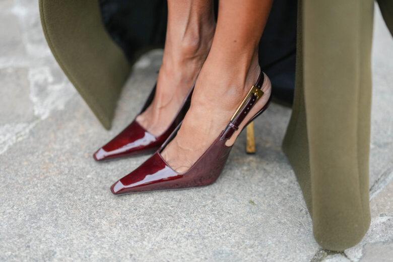 Scarpe di vernice: 7 modelli perfetti per chi vuole dare un twist ai look di tutti i giorni