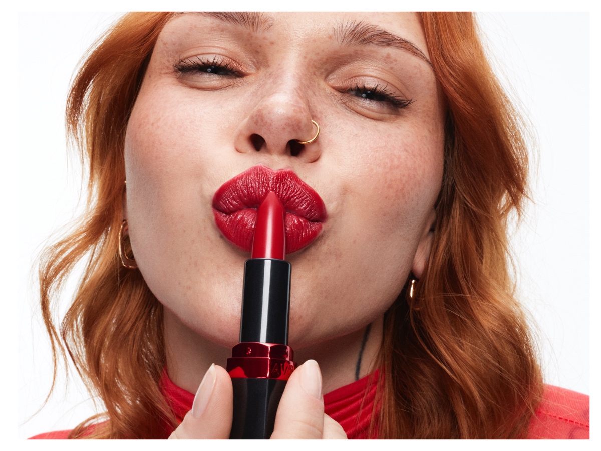 avon rossetti sostenibibilita empowering femminile donne grazia uk 03