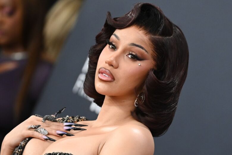 Dal red carpet dei Grammy arrivano tutte le dritte su come indossare il taglio caschetto medio