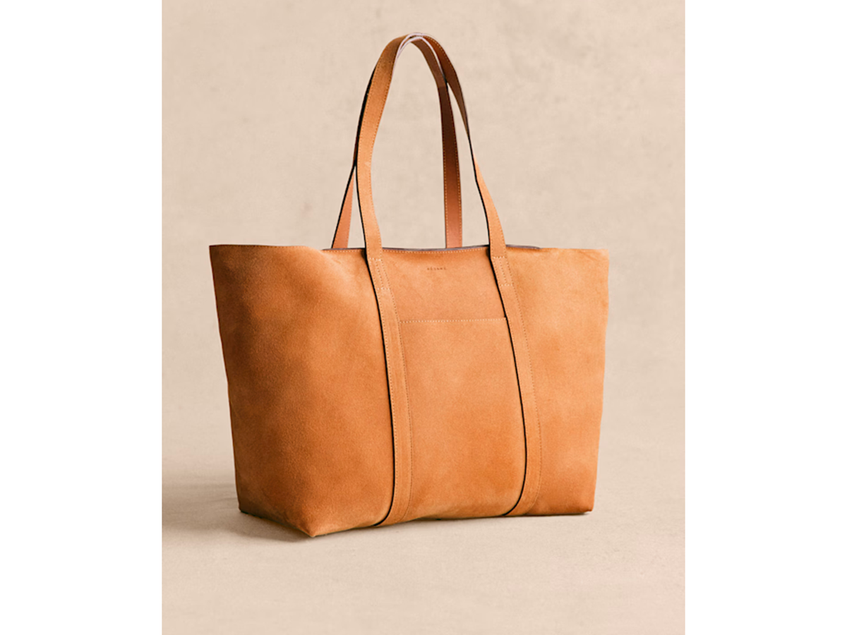 shopper-in-suede-sezane