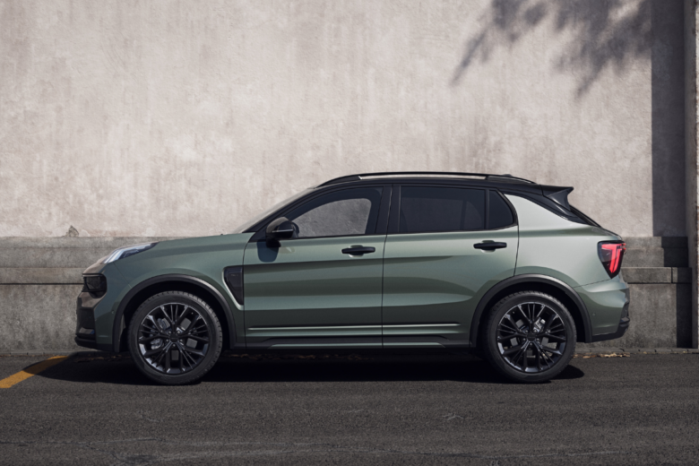 Nata per farsi notare, ecco la nuova 01 plug-in hybrid di Lynk & Co