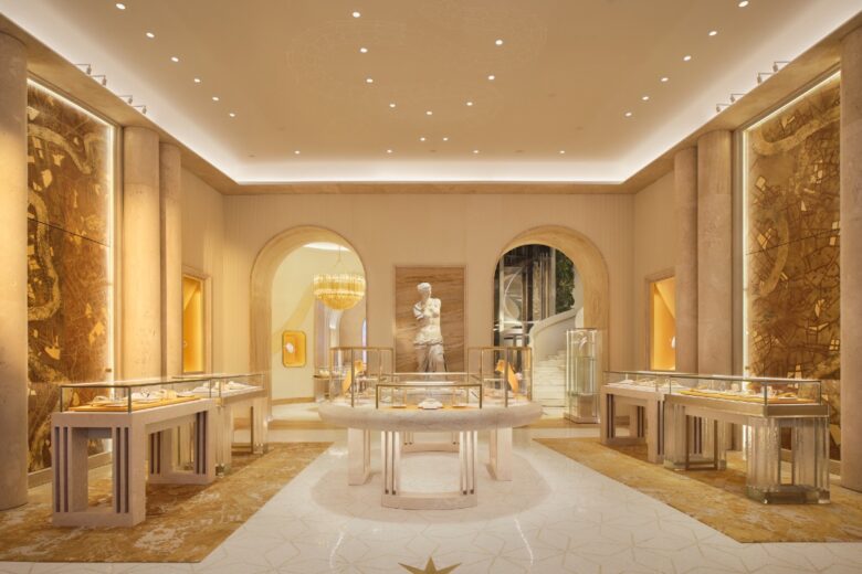 Bvlgari inaugura il nuovo flagship store in via Montenapoleone e sostiene il Museo del Novecento
