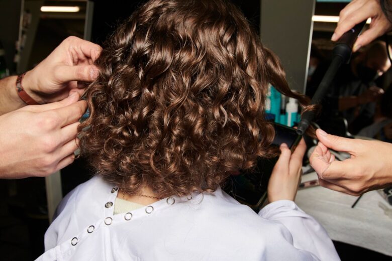Se avete i capelli ricci, questi sono i migliori phon da utilizzare