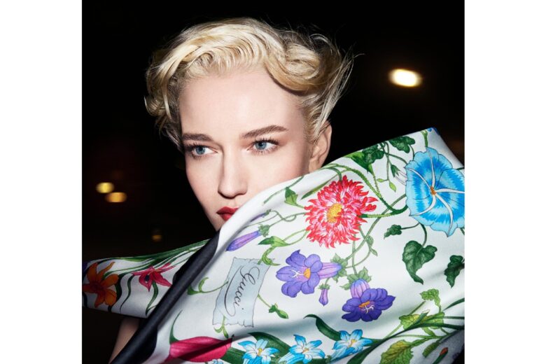Gucci e l’arte della seta: Julia Garner protagonista di “Keep It Gucci: The Art of Silk”
