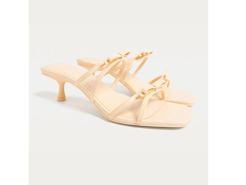 sandali-con-fiocchetti-stradivarius