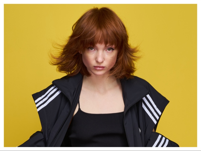 taglio capelli donna scalato medio tendenza cover mobile