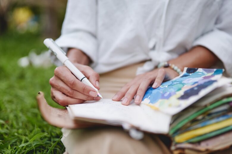 Cos’è l’Art Journal e come iniziare a creare pagine bellissime (anche se non sapete disegnare)