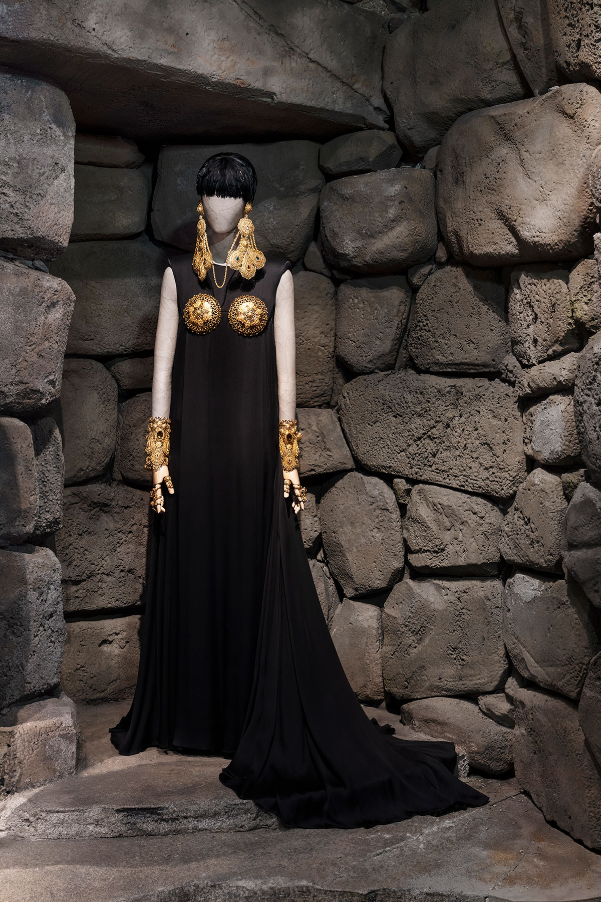 DAL_CUORE_ALLE_MANI_EXHIBITION_ROMA-2025_THE-ART-OF-SARDINIA_PH-DSL_STUDIO_MDG3747