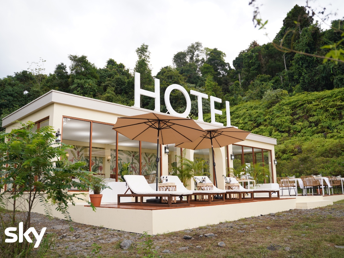 Money road hotel