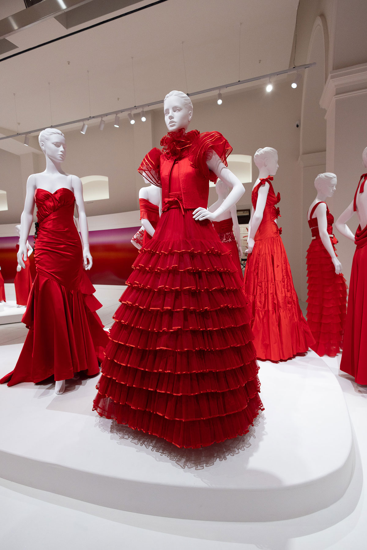 PM23_Horizons-_-Red_Photo-Credit_-Whatever-Milan_4