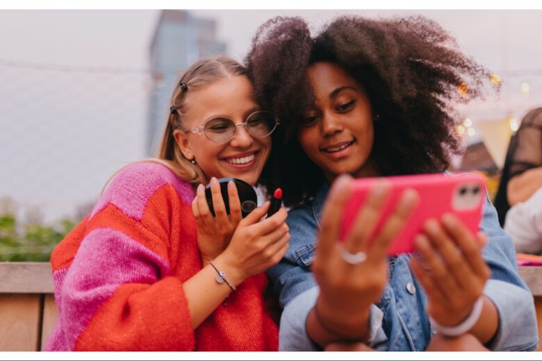 Beauty hacks: 5 fantastici trucchi make up, skincare e capelli che abbiamo imparato online e che anche voi adorerete