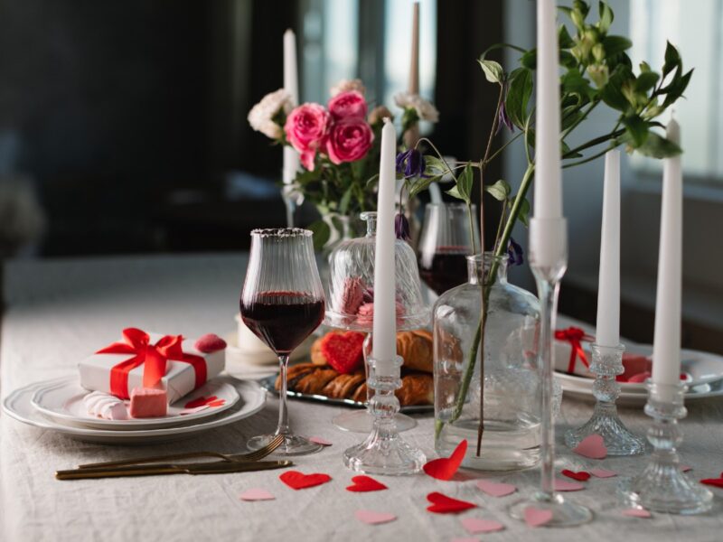 come apparecchiare tavola romantica hero