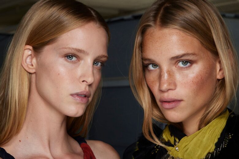 Capelli biondi sfumati: la tendenza evergreen per un look naturale e luminoso
