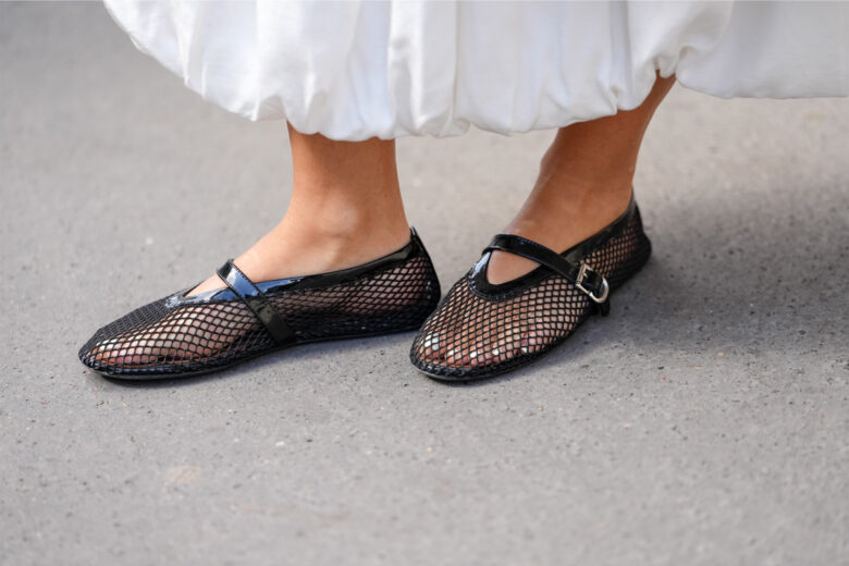 No, le ballerine in mesh non ci hanno ancora stancato! Ecco i modelli da mettere in wishlist questa primavera