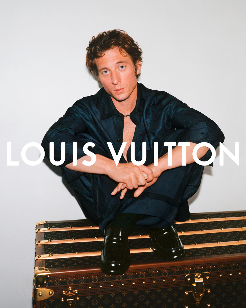 Jeremy-Allen-White-vuitton-1