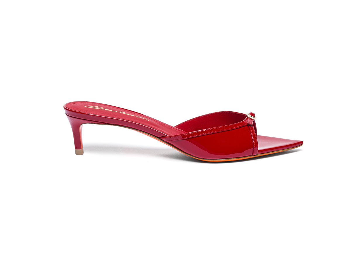 Santoni_SS25_Sandalo-tacco-medio-in-vernice-rossa