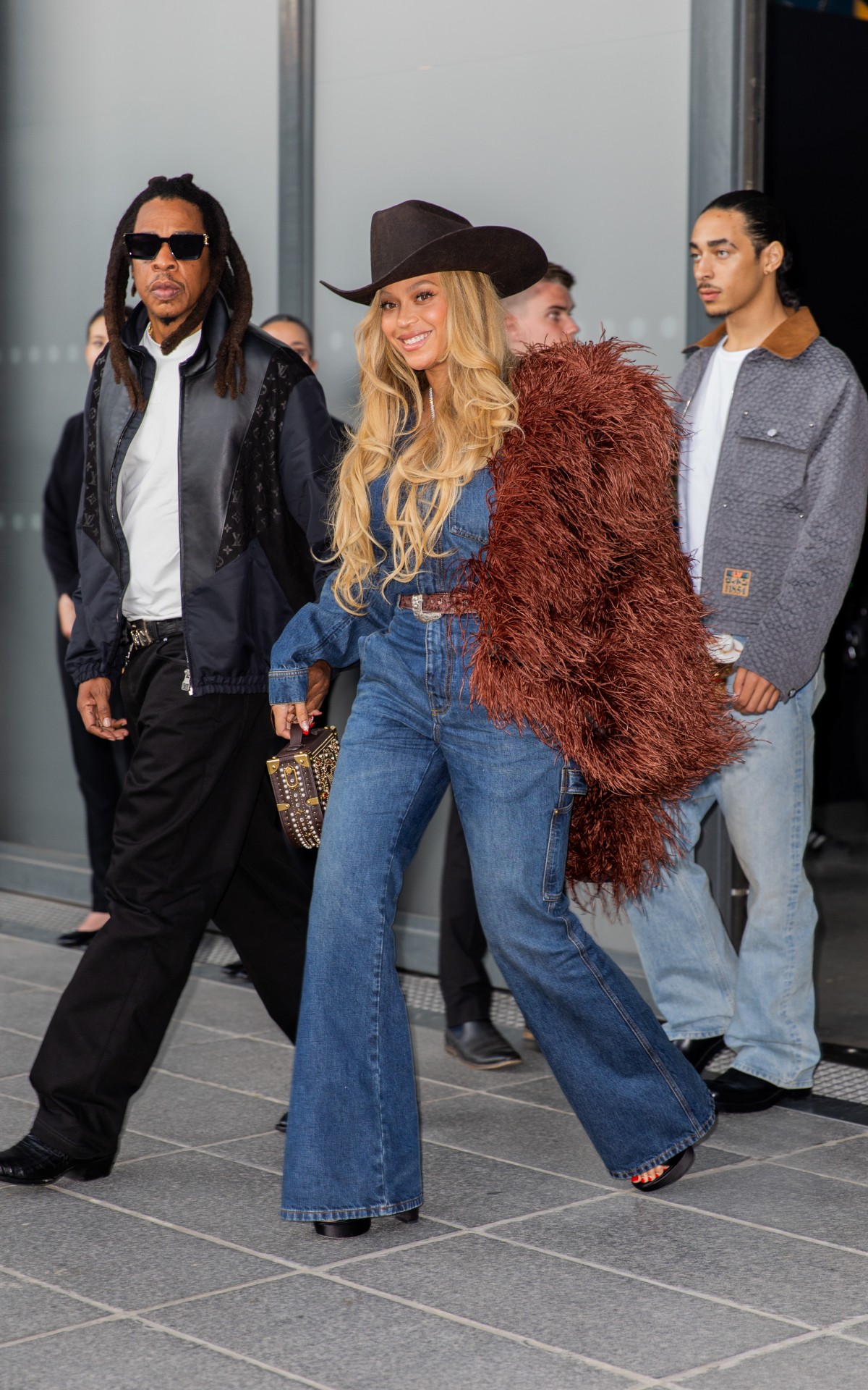 ok 1___2_BEYONCE_AND_JAY-Z