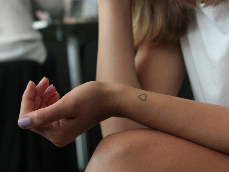 tatuaggi piccoli femminili hero piccola