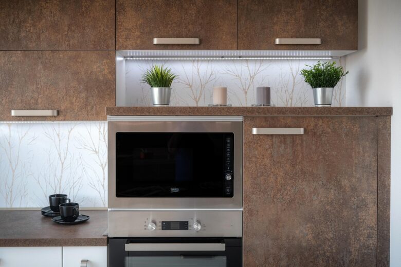 Design, ordine e zero ingombro: perché tutti vogliono un frigorifero a incasso