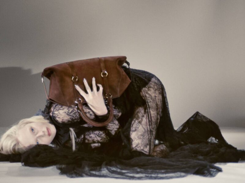 McQueen Autumn Winter 2025 Campaign 007 NO LOGO (1)