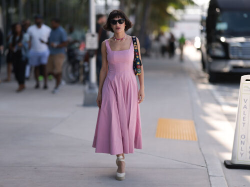 Одежда открылась