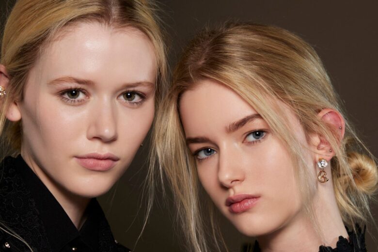 Dalle onde beachy agli chignon eleganti: tutte le acconciature top per l’estate 2025