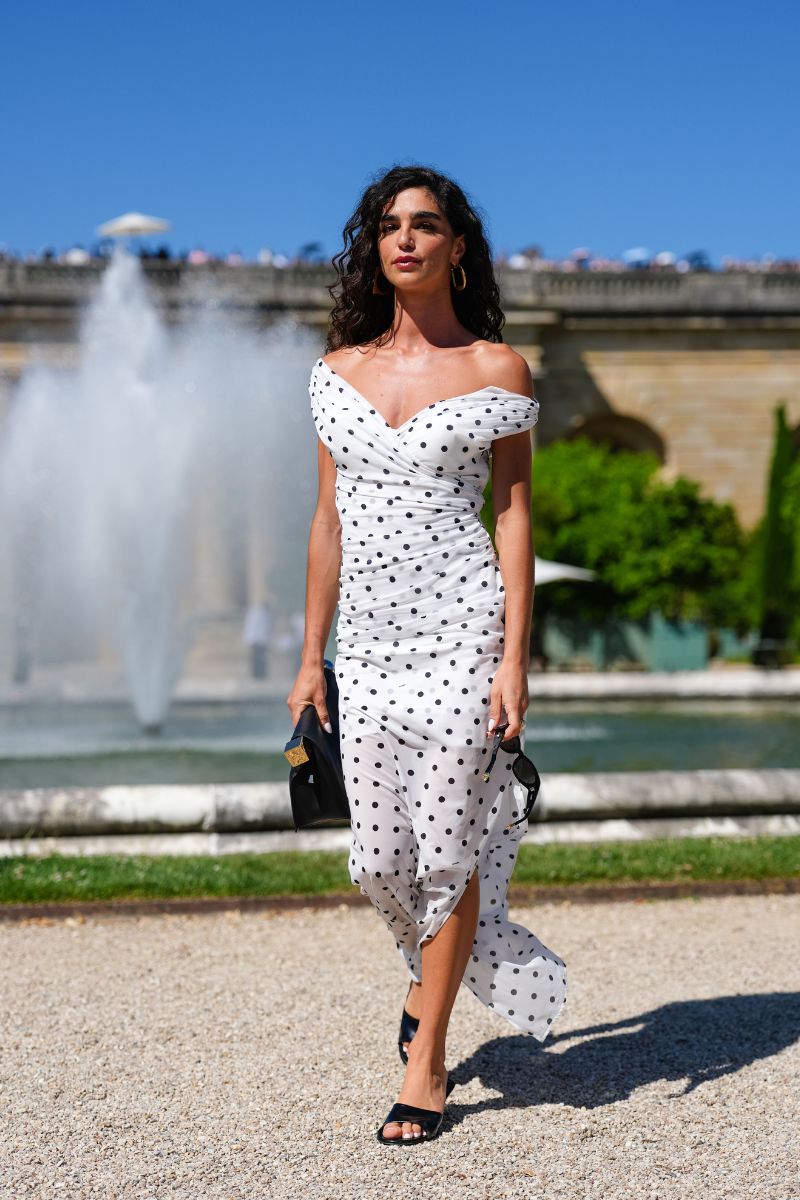 look invitata matrimonio estate abito pois