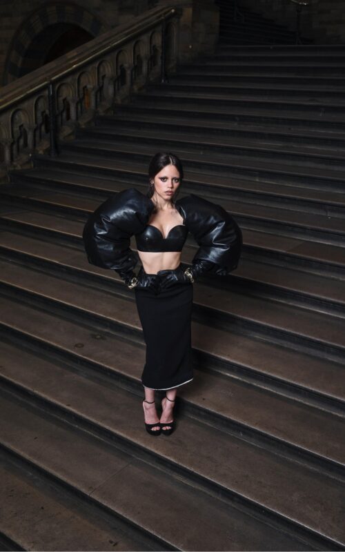 ОК, Дженна Ортега в Givenchy (2)