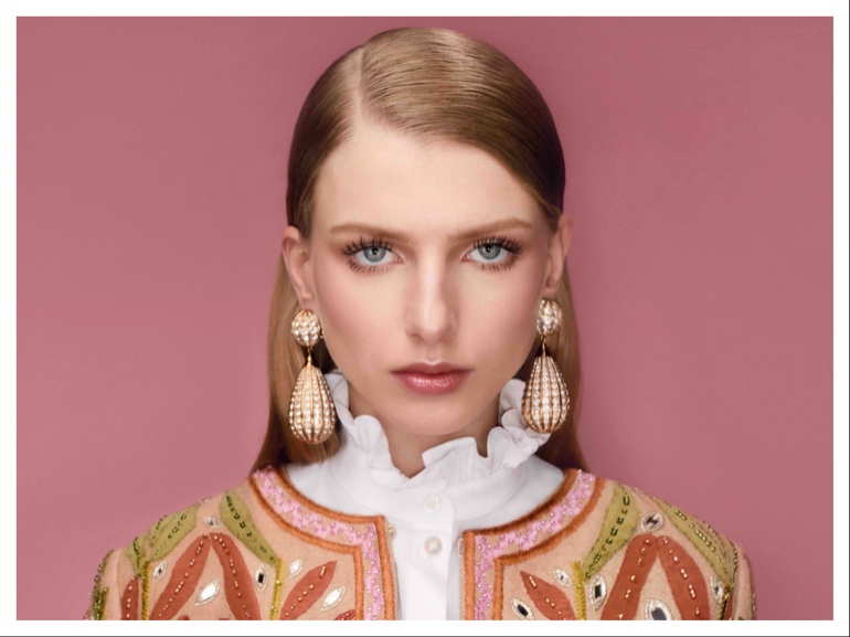 tendenze trucco estate autunno 2025 lip gloss make up labbra lucidalabbra cover mobile