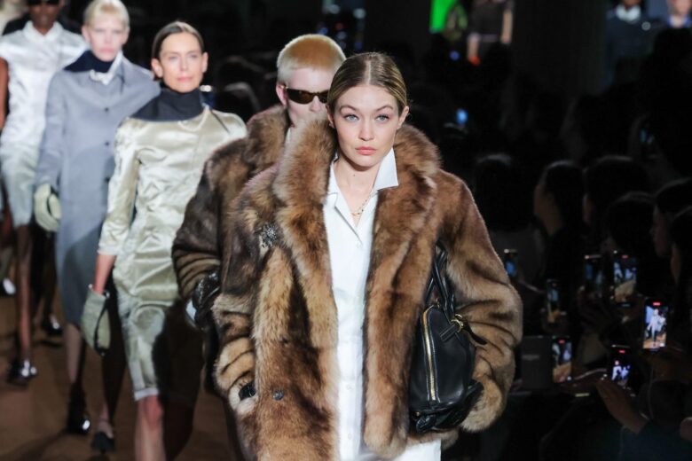 Miu Miu è ancora il brand numero 1 secondo Lyst. Vi raccontiamo il perché del suo successo