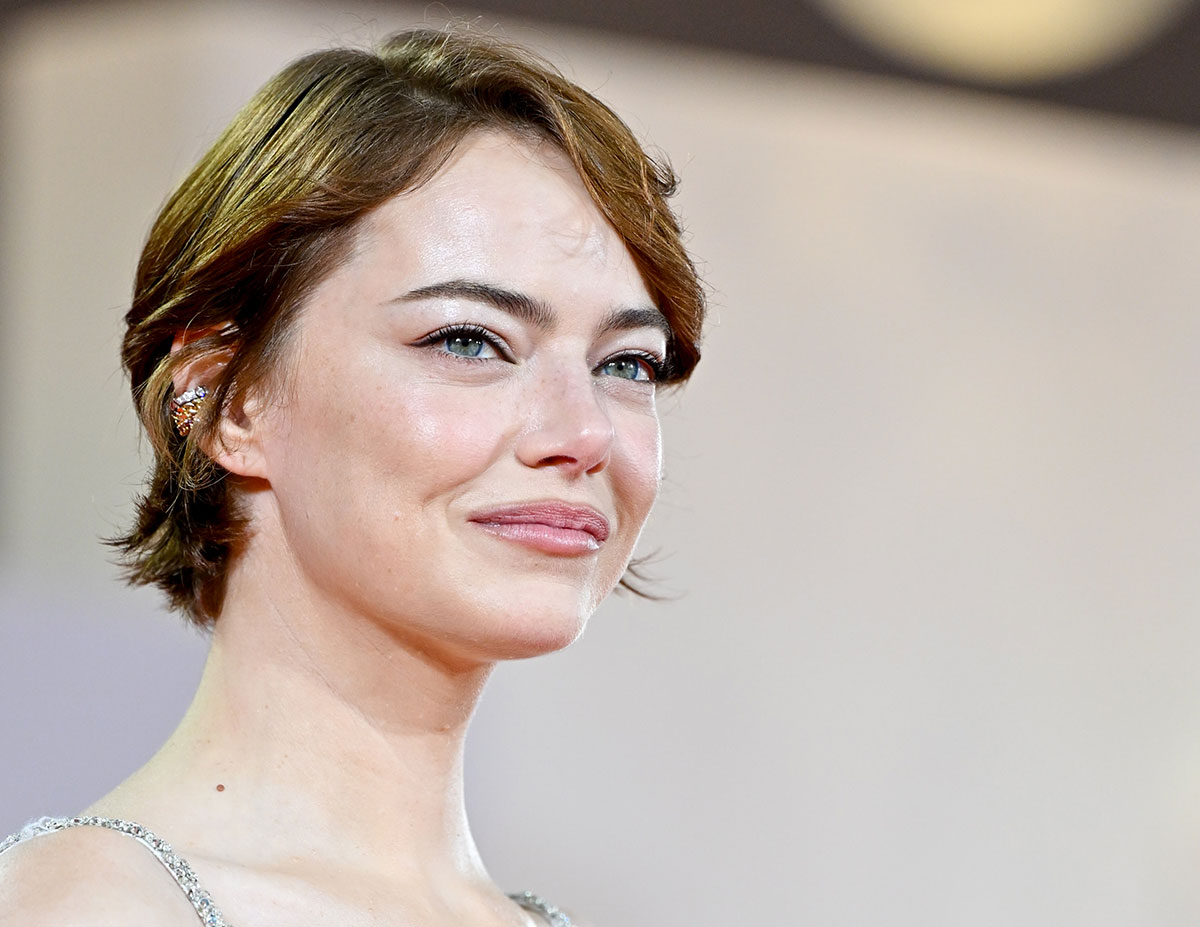 emma-stone-venezia-2025 dettaglio
