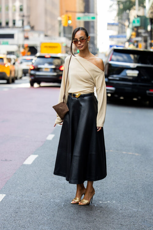 Бланка-Хамиан-Уэра-Бейдж-Азиметрик,-Блак-кожак,-Браун-Сюд-Сак, Хиз, -Sunglass-Out-Altuzarra