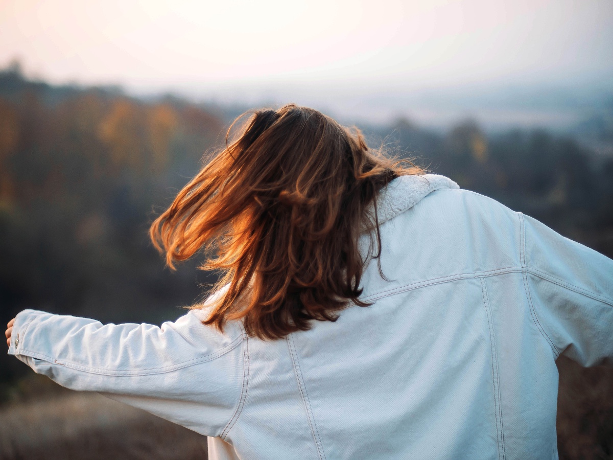 Donna felicità sorriso autunno