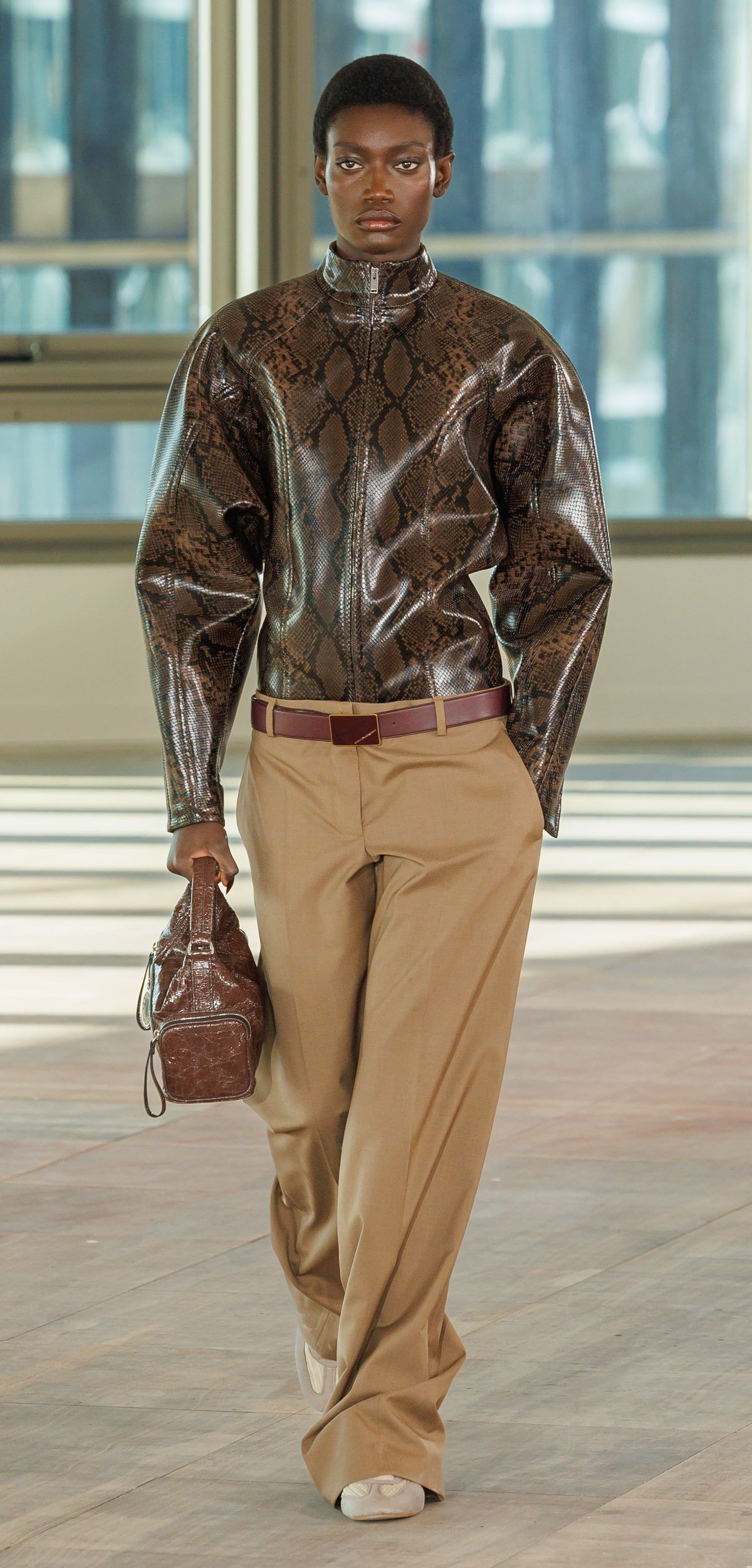 Ну, 1stella_mcccartney_womenswear_aw25_look16