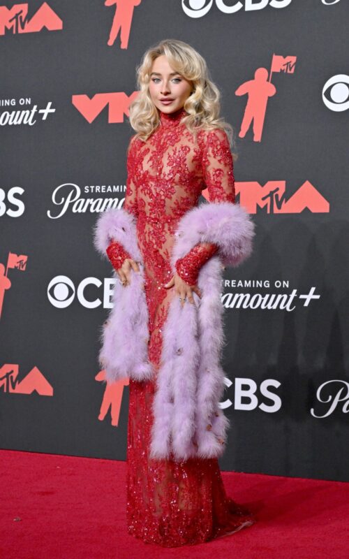 Ну, Сабрина Карпентер