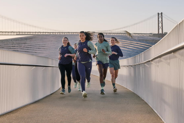 Fare sport per sentirsi meglio, con stile: la nuova collezione ASICS