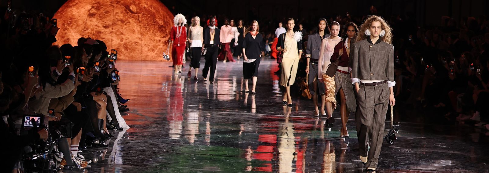 DESK chanel ss26