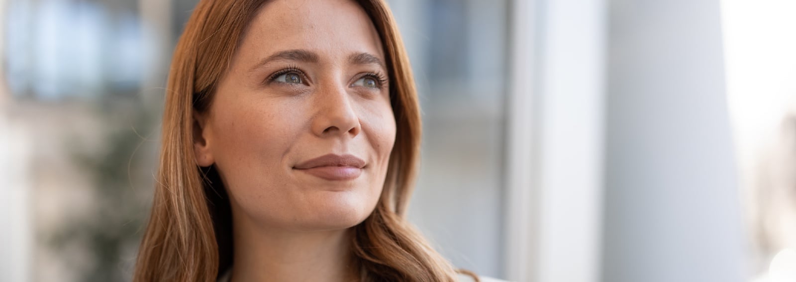 Donna successo sorriso lavoro Hero