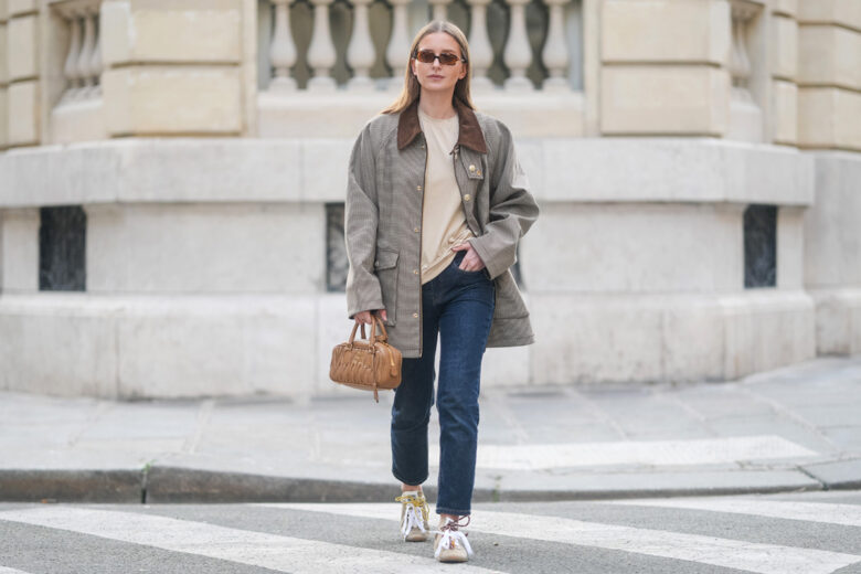 Bye bye skinny jeans! Sono i jeans a sigaretta il capo da avere nell’armadio quest’autunno