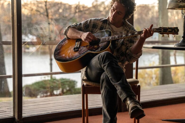 Springsteen – Liberami dal Nulla: Jeremy Allen White interpreta la rockstar nel biopic che non ti aspetti